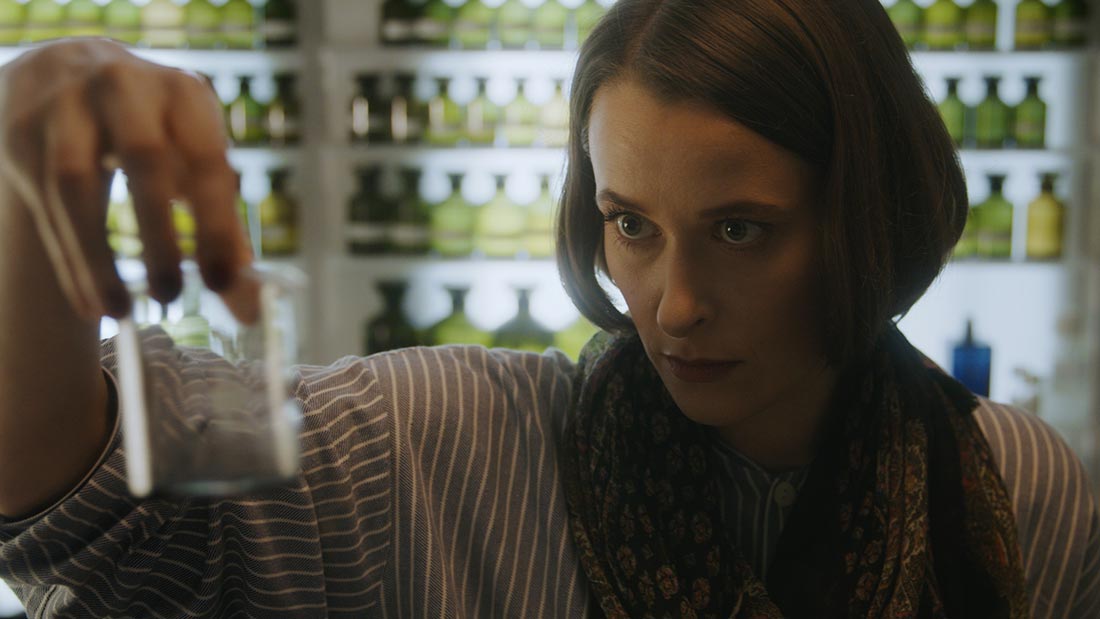 Aktion spielt Film Klimaschützer Klärschlamm für die ALBA Group